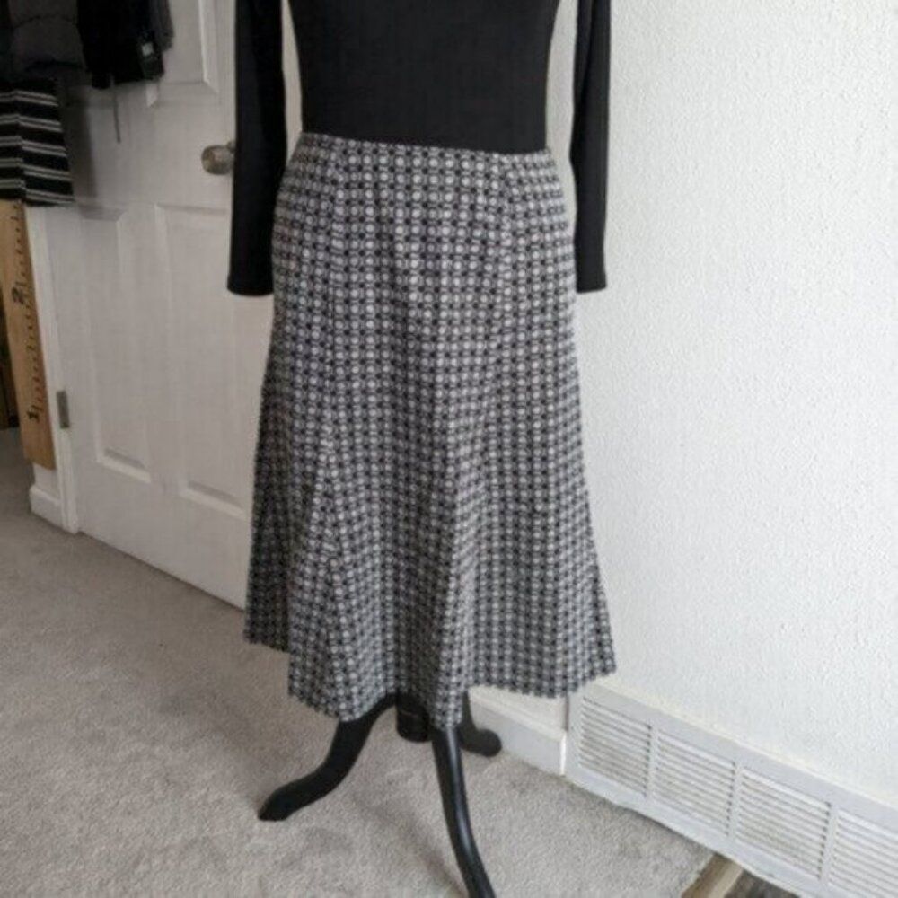Beautiful Black and White Nine West skirt with embordered fabric